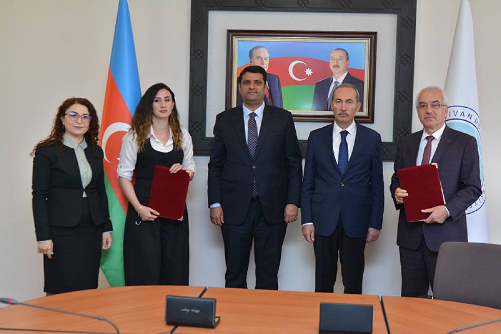 Naxçıvan Dövlət Universitetinin beynəlxalq əlaqələrinə Sivas  Cümhuriyyət Universiteti ilə əməkdaşlıq protokolu əlavə olunub
