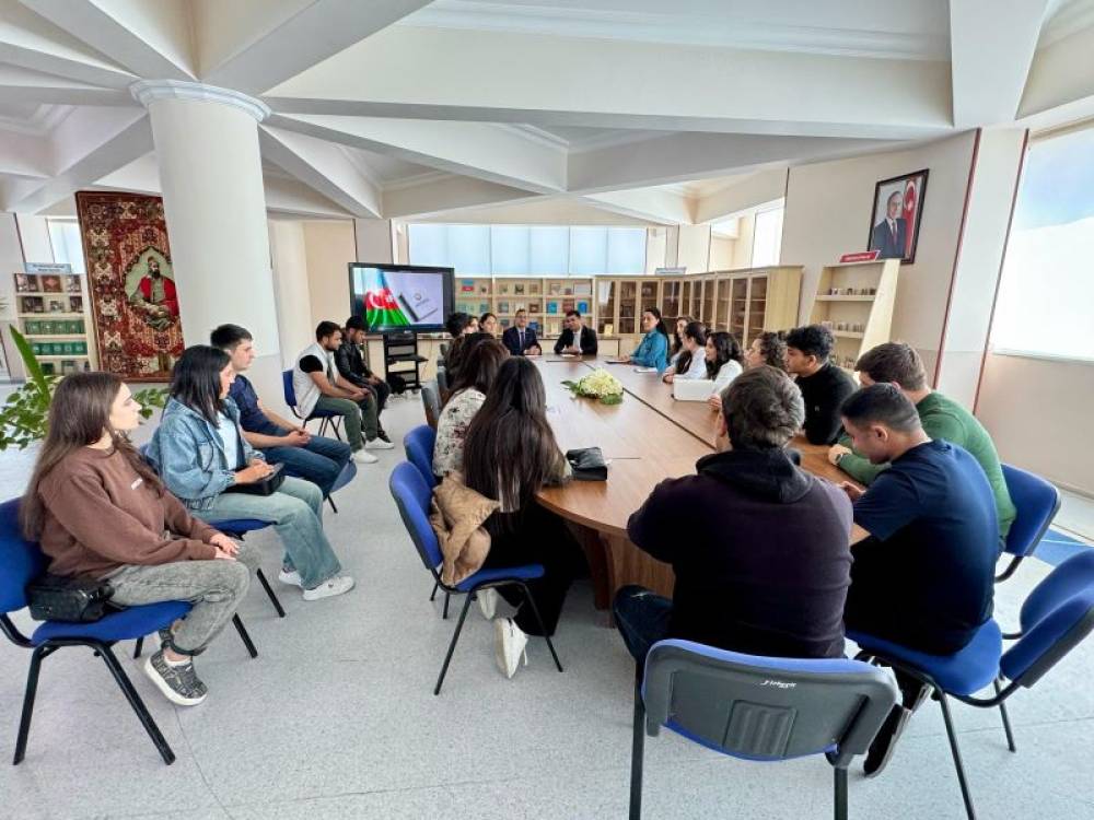 NDU Elmi Kitabxanasında “Konstitusionalizm və gənclər: hüquqi maarifləndirmənin rolu” mövzusunda dəyirmi masa keçirilib