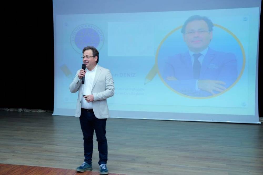 NDU-da Yıldız Teknik Universitetinin rektor müşaviri Mehmet Engin Deniz təlim keçib