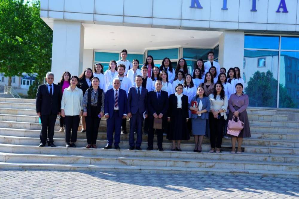 Naxçıvan Dövlət Universitetində “Zərifə Əliyeva - qayğıkeş ana, görkəmli alim” mövzusunda dəyirmi masa keçirilib