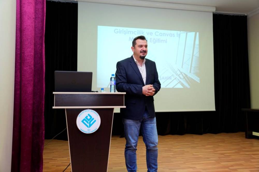 NDU-da dosent Özkan Şahinin təlimi keçirilib