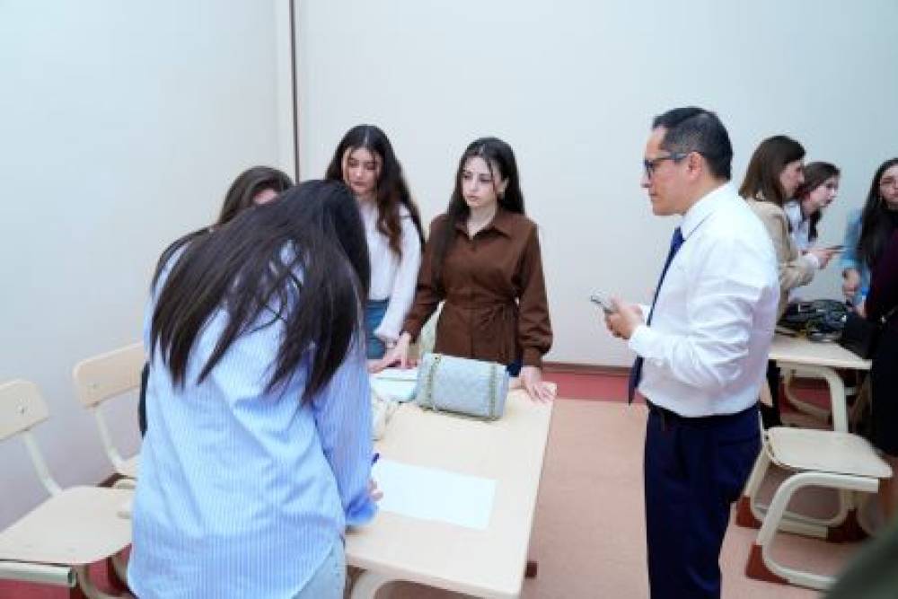 Akademik koordinator Fabian Chavez NDU-da təlim keçib