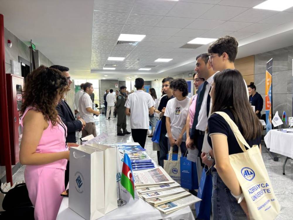 Naxçıvan Dövlət Universitetinin Bakıda ali təhsil sərgisində stendi maraqla qarşılanır