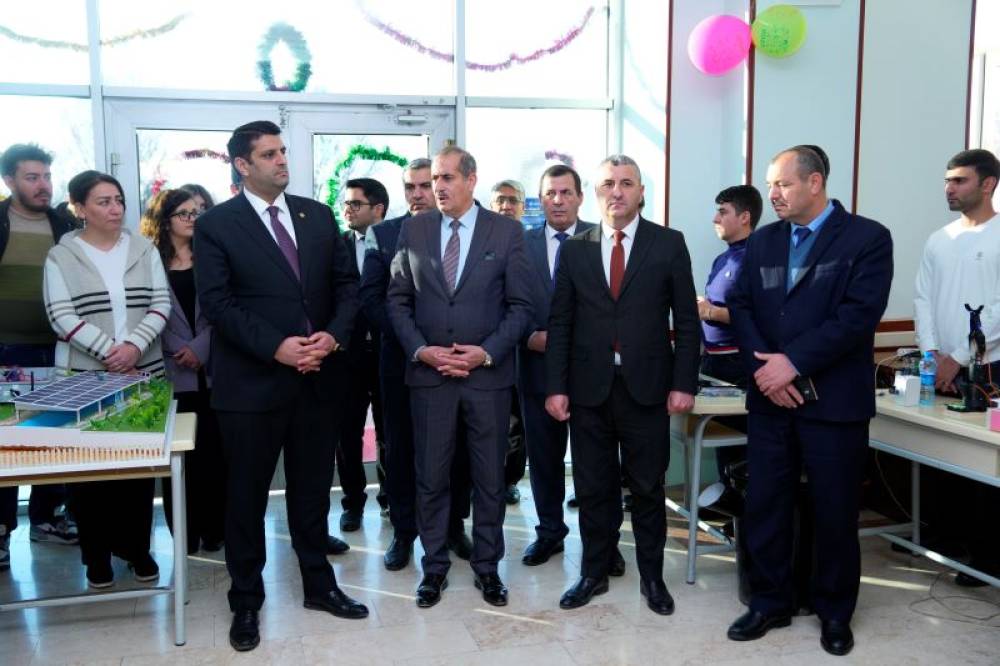 Naxçıvan Dövlət Universitetinin Memarlıq və mühəndislik fakültəsinin tələbələrinin hazırladığı layihələrdən ibarət sərgi təşkil olunub