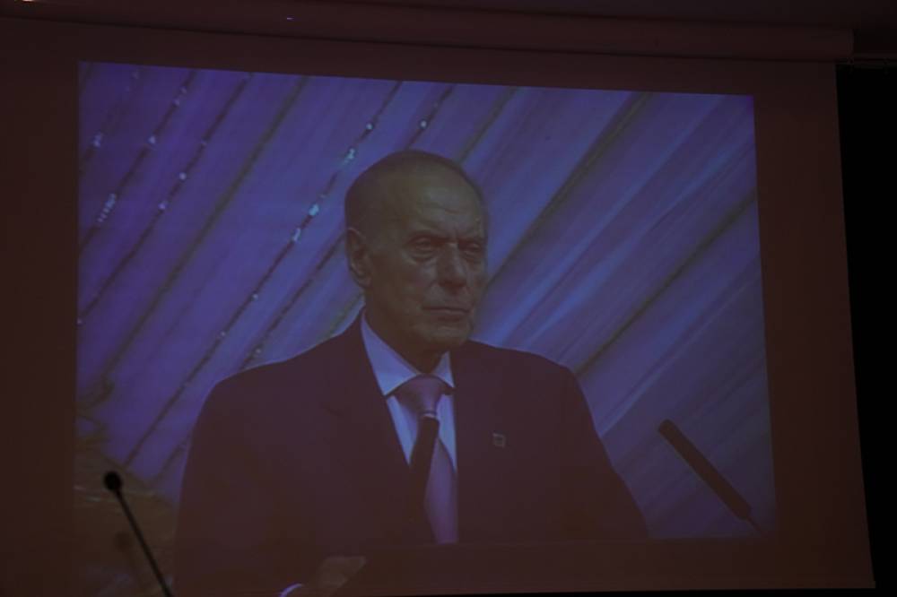 Naxçıvan Dövlət Universitetində Ümummilli Lider Heydər Əliyevin anım gününə həsr olunmuş tədbir keçirilib