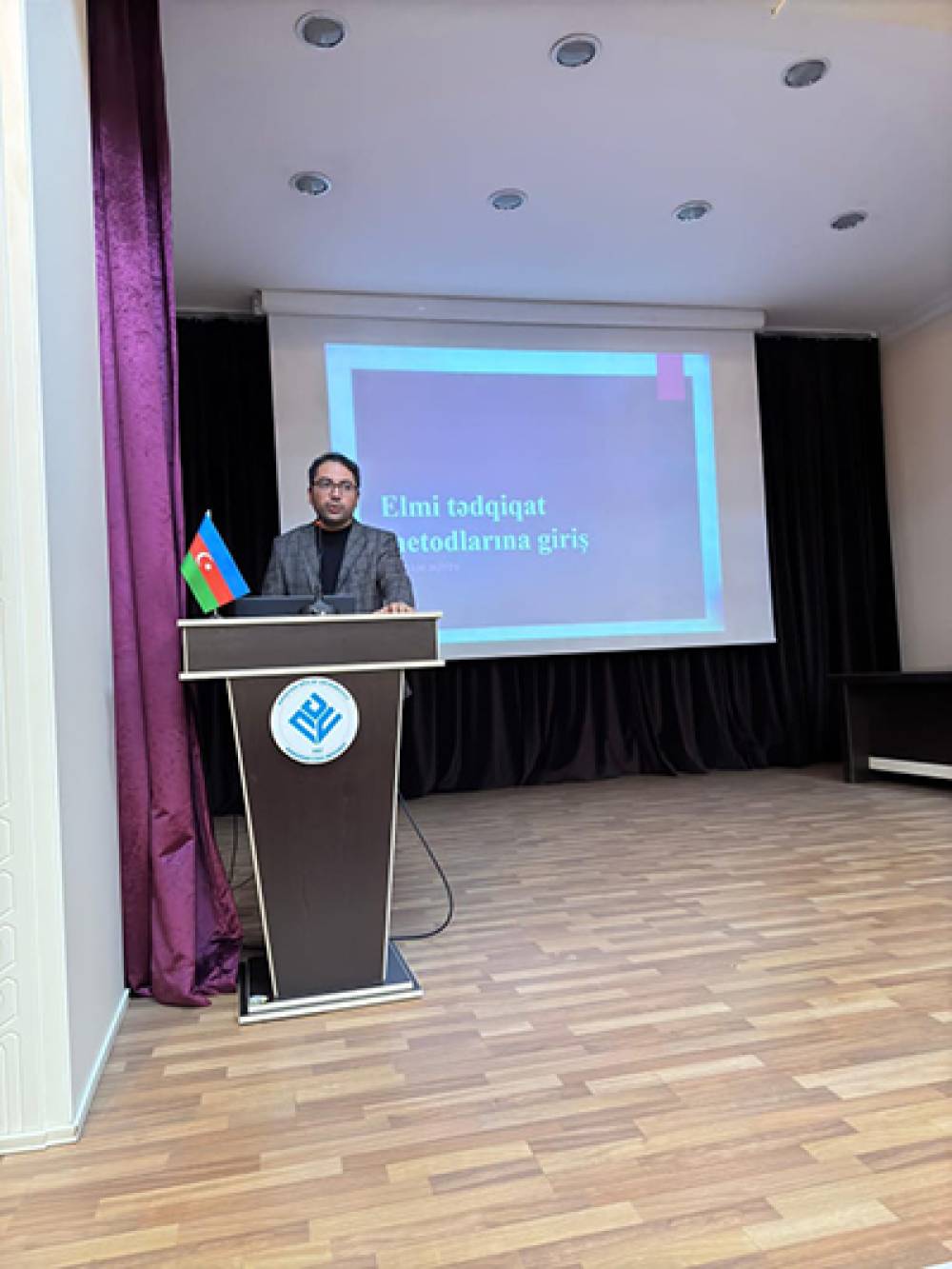 Magistrant və doktorantlara elmi tədqiqatlarla bağlı proqram əsaslı təlimlərə start verilib