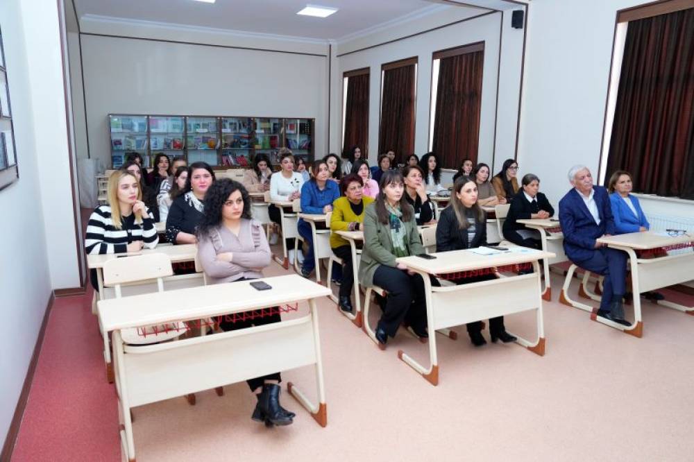 Naxçıvan Dövlət Universitetində “Müasir dilçilik paradiqmaları” mövzusunda vebinar keçirilib