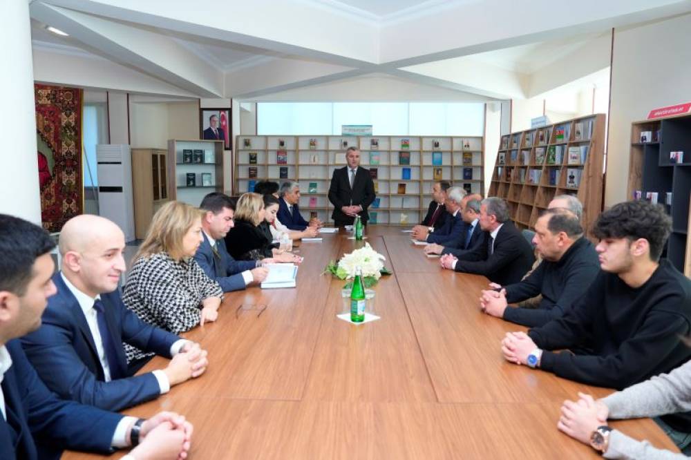 Naxçıvan Dövlət Universitetində biznes yönümlü dərs vəsaitinin təqdimatı olub