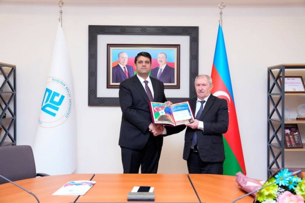 Naxçıvan Dövlət Universitetində əməkdar müəllimə ehtiram göstərilib