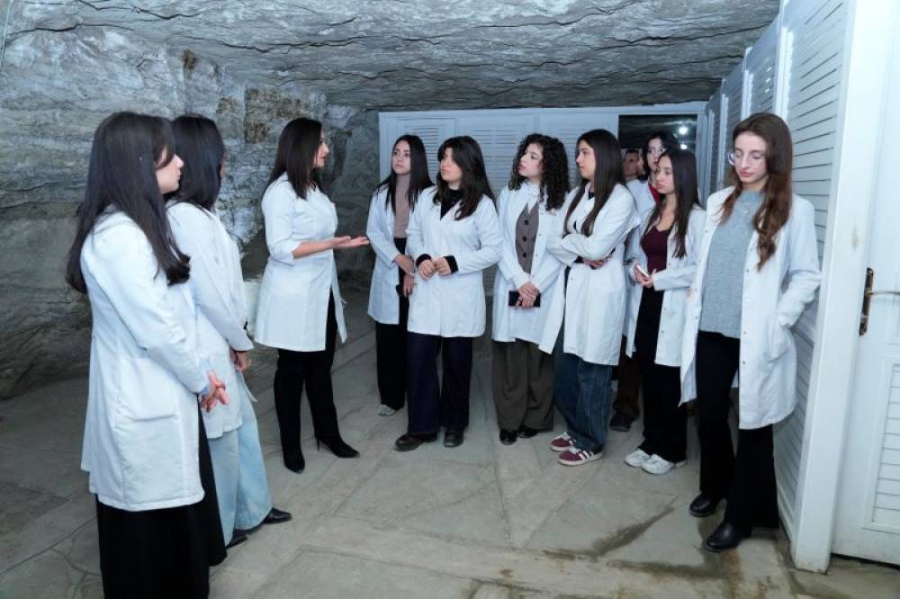 NDU-nun Tibb fakültəsinin SABAH qrupunun tələbələri Duzdağ Müalicə Mərkəzində təcrübi dərsdə iştirak ediblər