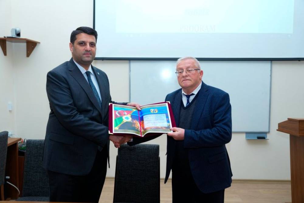 NDU-da “Rus və şərq dilləri” kafedrasının baş müəllimi Arif Zeynalovun 75 illik yubileyi qeyd olunub