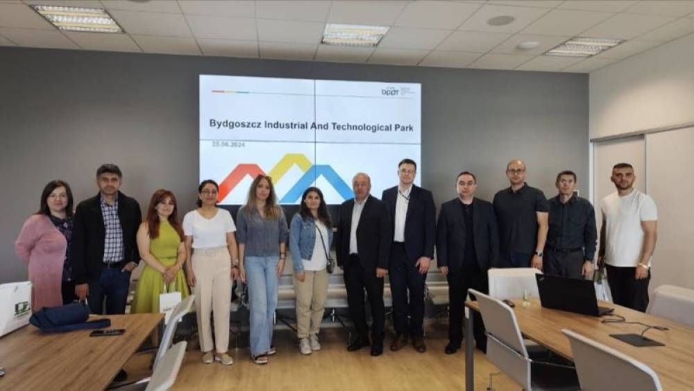 Naxçıvan Dövlət Universitetinin prorektoru Polşada təlimdə iştirak edib