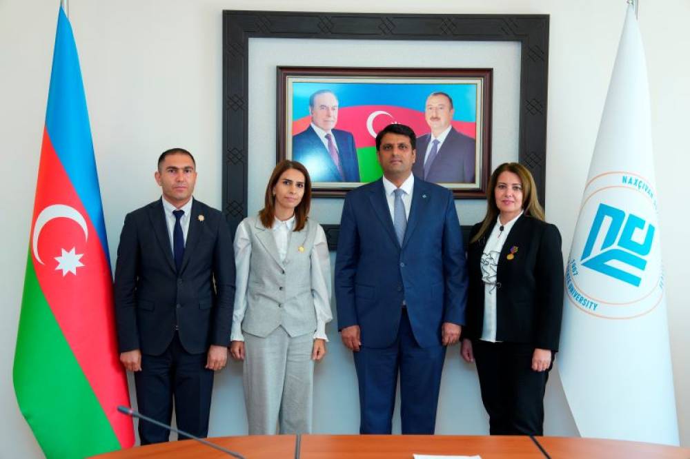 Milli mətbuatın 150 illik yubileyi çərçivəsində təltif olunan NDU əməkdaşlarına vəsiqə və medallar təqdim olunub