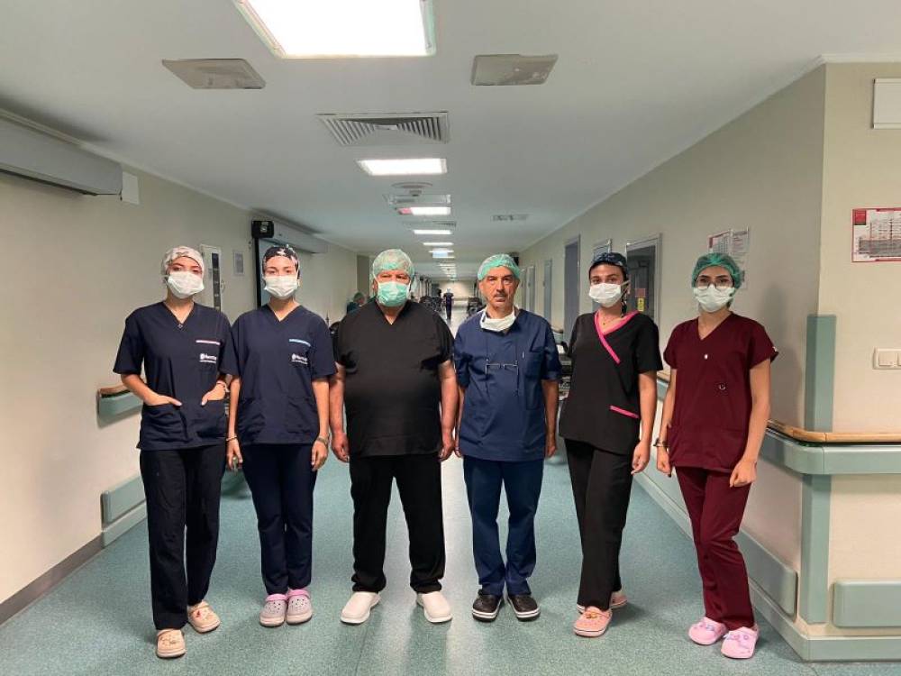  Tibb fakültəsinin 6 həkim, 1 həkim-rezident rəhbərliyində 9 tələbədən ibarət qrupunun Hacettepe Universitetinin Tibb fakültəsində yay istehsalat təcrübələrində iştirakı davam edir