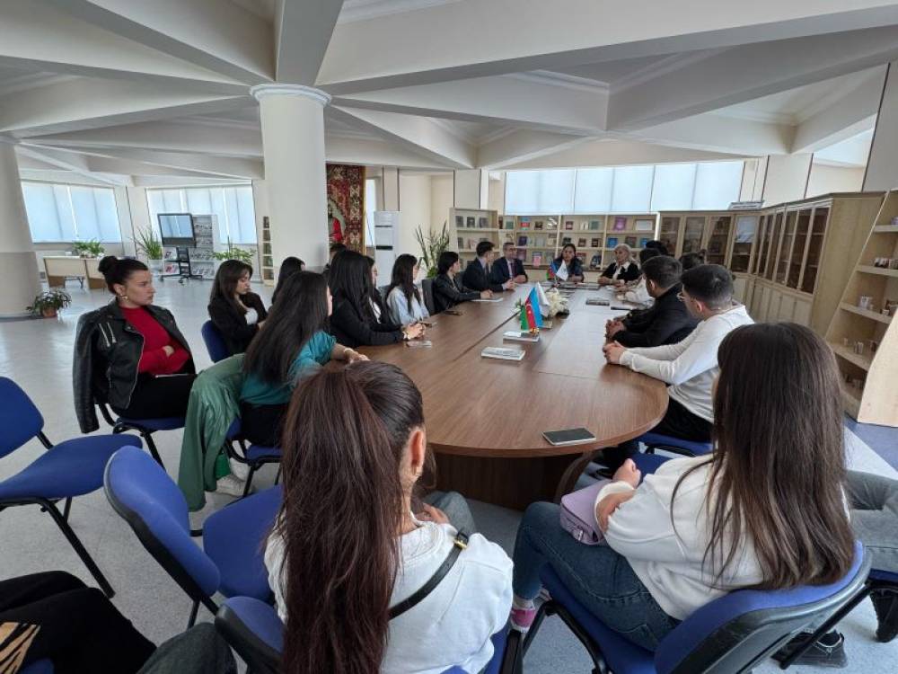 NDU-nun Elmi Kitabxanasında  “Bəxtiyar Vahabzadə – 100” mövzusunda dəyirmi masa keçirilib