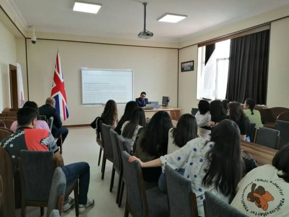 Naxçıvan IELTS mərkəzində ingilis dilində akademik yazı və IELTS esseləri ilə bağlı seminar keçirilib
