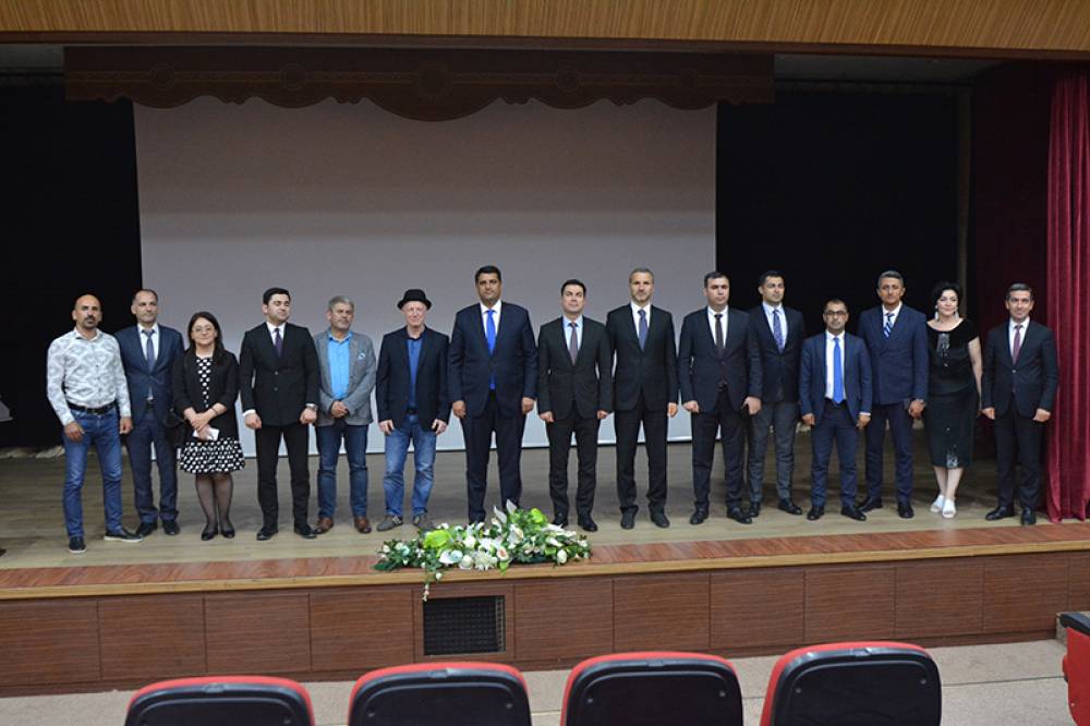 Tanınmış isveçli fotoqraf və rejissor Mikael Silkeberqin "Odinin şifrəsi" adlı sənədli filmi nümayiş olunub