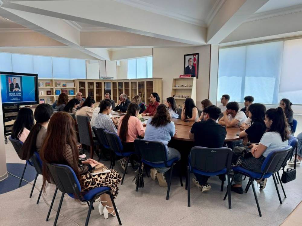 NDU-da “Dahi şəxsiyyət – fövqəlbəşər Lider” mövzusunda dəyirmi masa keçirilib