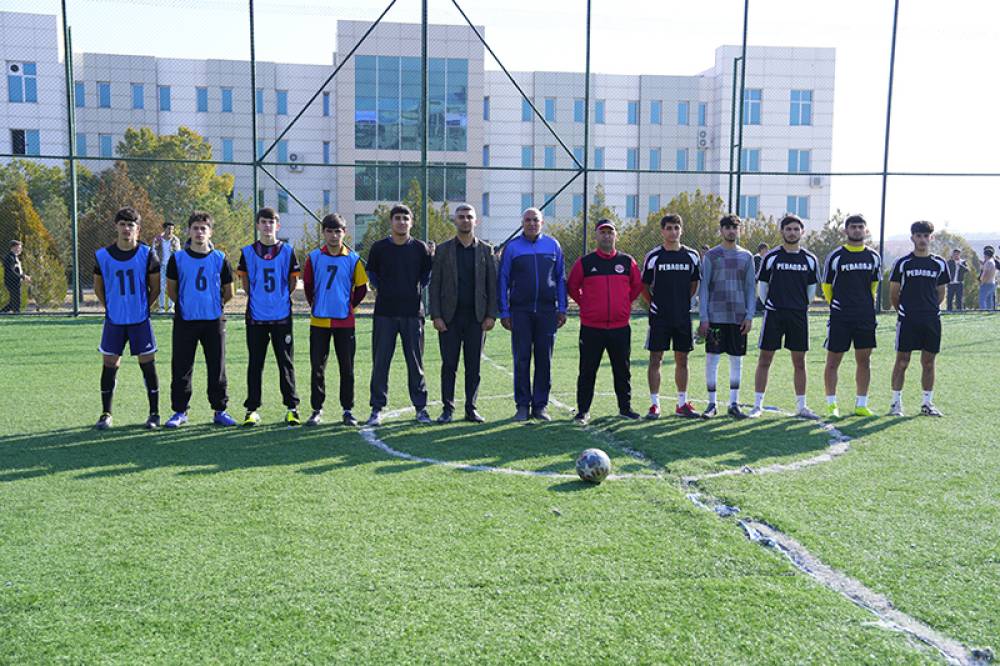 Naxçıvan Dövlət Universitetində minifutbol yarışı keçirilib