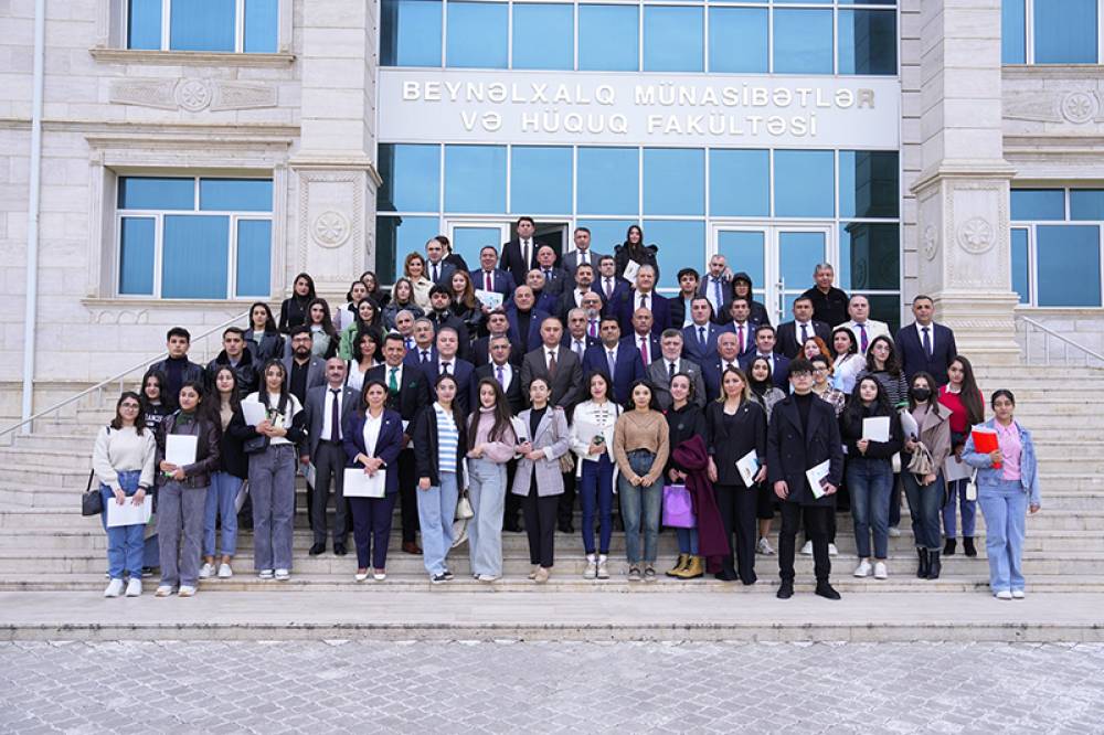 Naxçıvan Dövlət Universitetində “Türkdilli dövlətlərin mediasiya islahatlarında birgə rolu” mövzusunda konfrans keçirilib