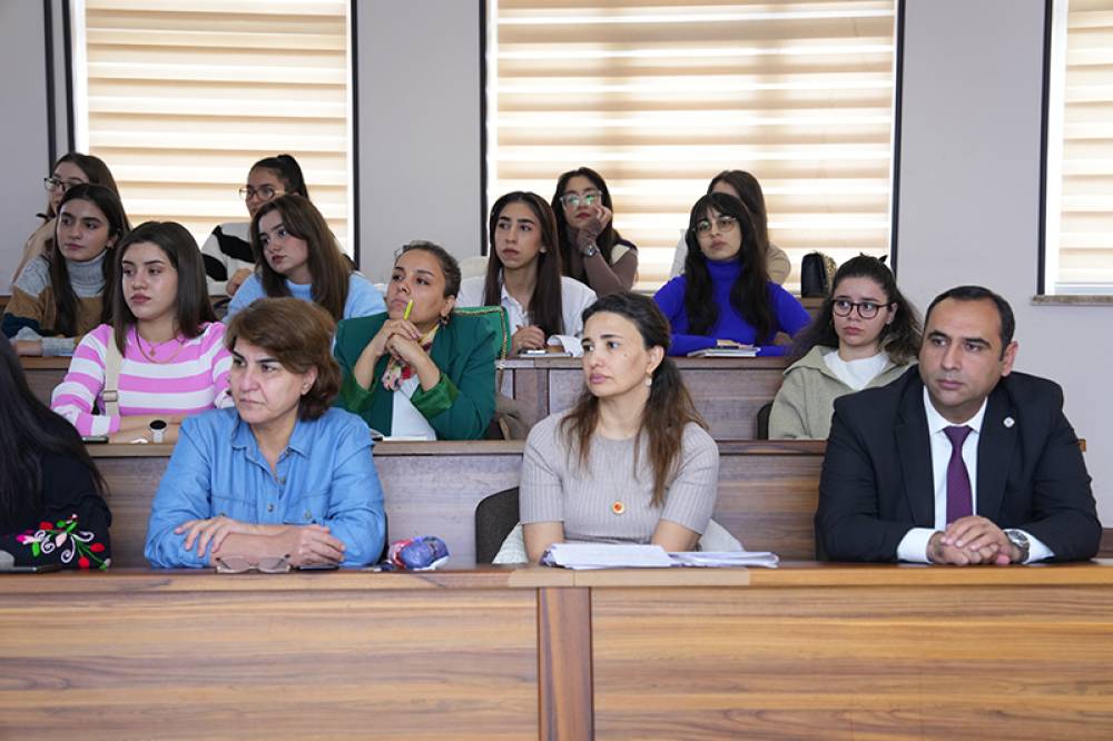 Naxçıvan Dövlət Universitetində “Düşüncə insana nə qazandırır?” mövzusunda elmi-nəzəri seminar keçirilib