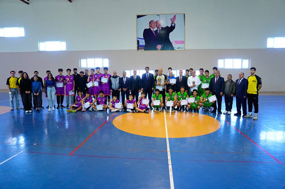 Ümumtəhsil məktəblərinin oğlanlardan ibarət basketbol komandaları arasında Naxçıvan Muxtar Respublikasının 100 illik yubileyinə həsr olunmuş birinciliyin qalibi bəlli olub