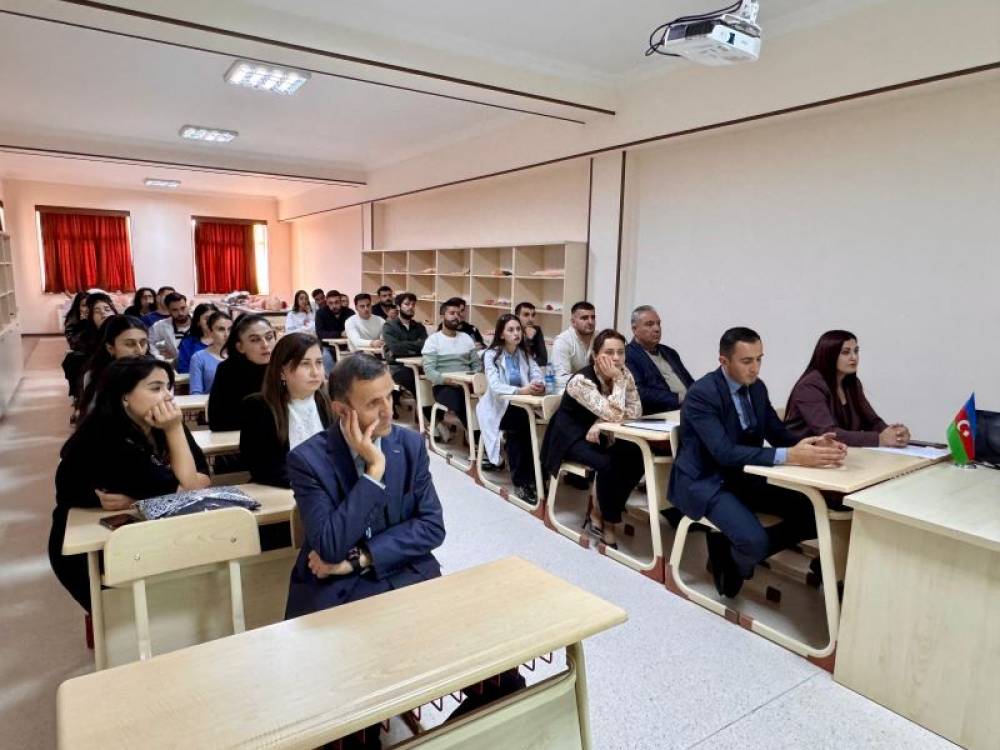 Naxçıvan Dövlət Universitetində “Tibb sahəsində sahibkarlığın mahiyyəti” və “Səhiyyə sahəsində sahibkarlıq və onun inkişaf istiqamətləri” mövzularında təlim keçirilib