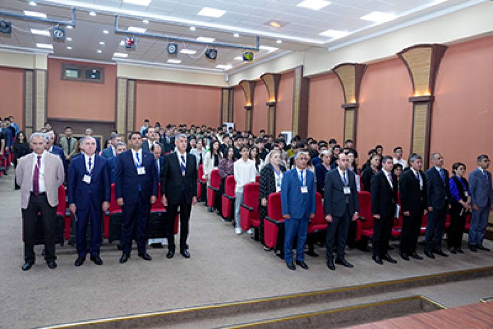 Naxçıvan Dövlət Universitetində “İxracyönlü sənayenin inkişafı: sənayeləşmə siyasəti və infrastruktur təchizatları respublika” elmi konfransı keçirilib