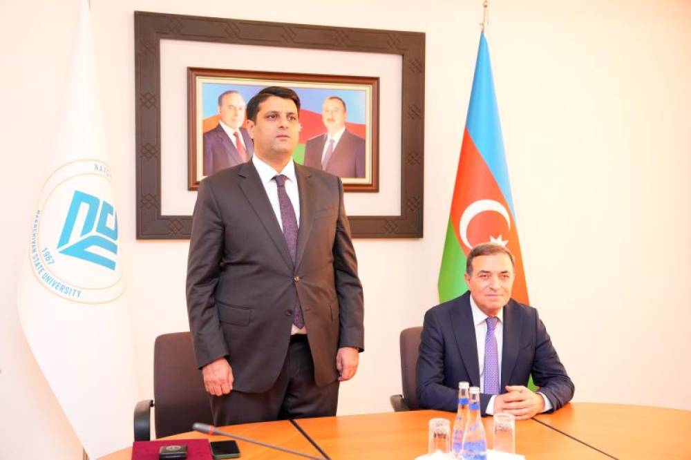 Xalq artisti Mənsum İbrahimova "Naxçıvan Dövlət Universitetinin Fəxri professoru" diplomu təqdim olunub