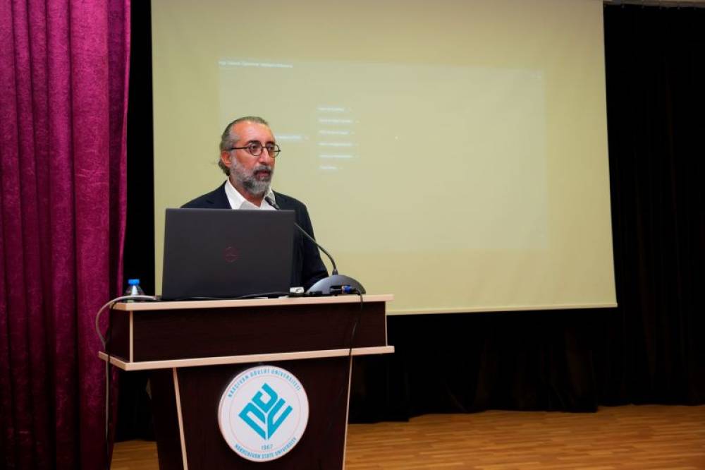 Naxçıvan Dövlət Universitetinin İnnovasiya Mərkəzində İstanbul Universiteti –Cərrahpaşanın dosenti Alaskar Özperçinin təlimi olub 