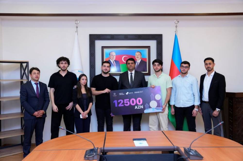 Naxçıvan Dövlət Universitetinin rektoru Elbrus İsayev startapçı tələbələrlə görüşüb