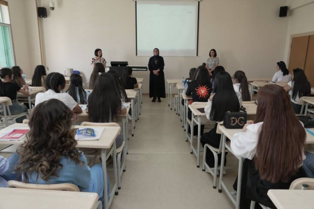 Naxçıvan Dövlət Universitetində I kurs tələbələrinə ilk dərsi şəhid ailələri və qazilər keçib