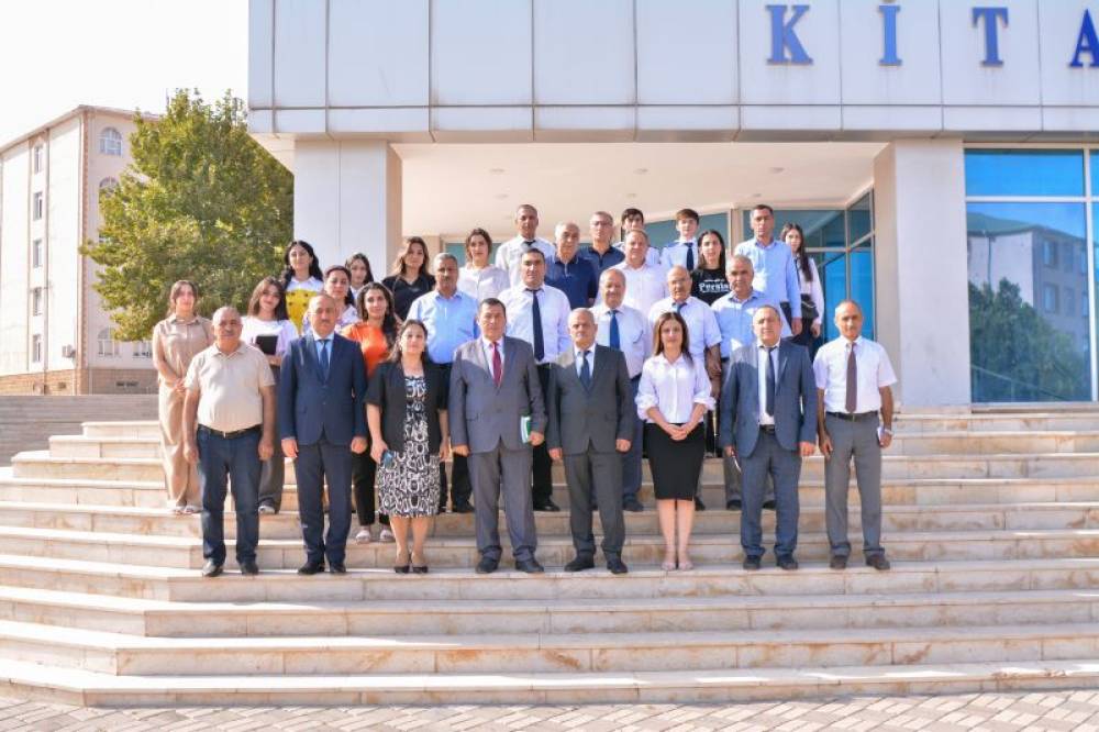 Naxçıvan Dövlət Universitetində baytarlıq ixtisasına dair dərsliyin təqdimatı  keçirilib