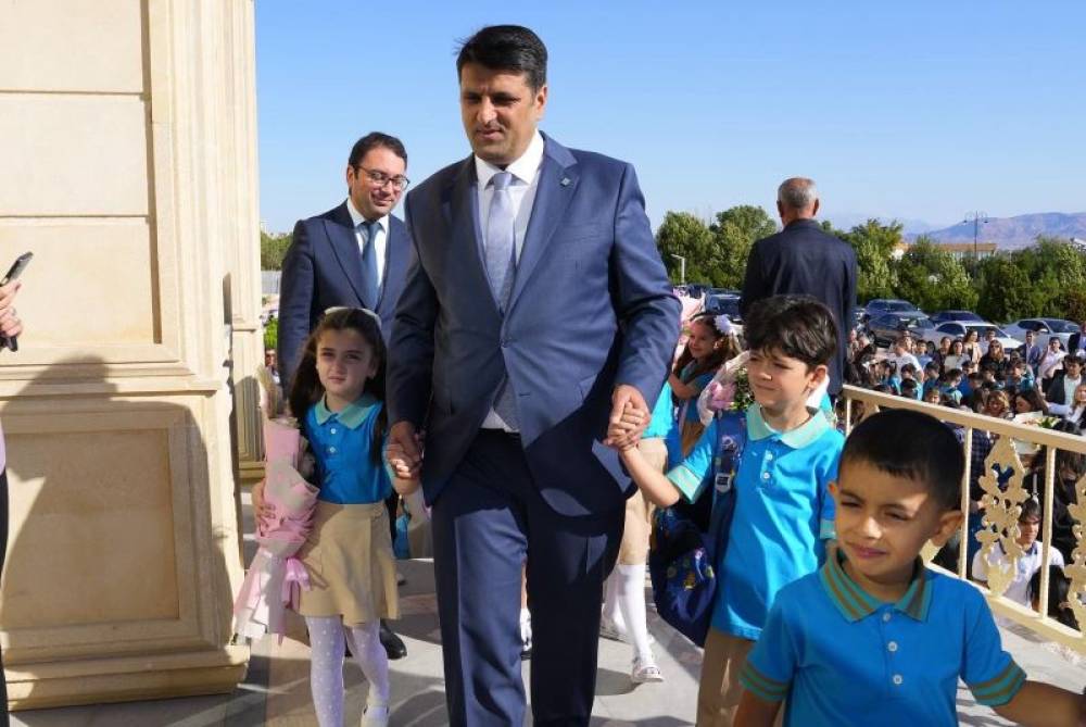 NDU-nun Kembric Məktəbi və İngilis dili Təmayüllü Gimnaziyada ilk dərs zəngi çalınıb