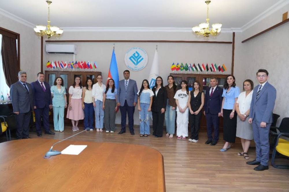 NDU-nun rektoru Elbrus İsayev beynəlxalq təqaüd proqramının qalibi olan tələbələr ilə görüşüb